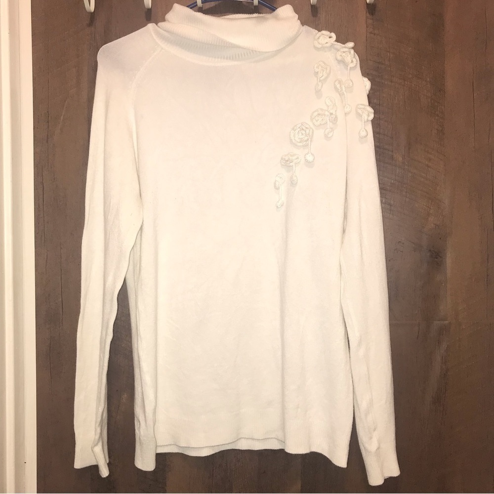 Oliver Turtle Neck Size Medium - image 1